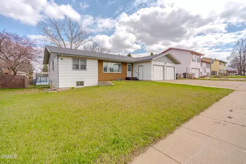 Exterior - 2413 N 6th St, Bismarck, ND 58503 photo 4 of 15