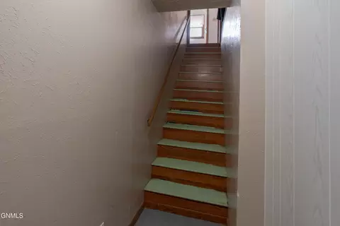Entry Way - 2413 N 6th St, Bismarck, ND 58503 photo 4 of 7