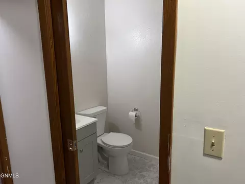 Bath - 2413 N 6th St, Bismarck, ND 58503 photo 11 of 12