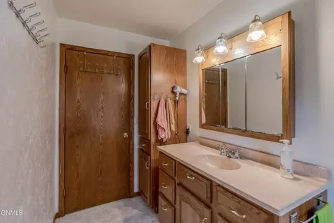 Bath - 2413 N 6th St, Bismarck, ND 58503 photo 5 of 10