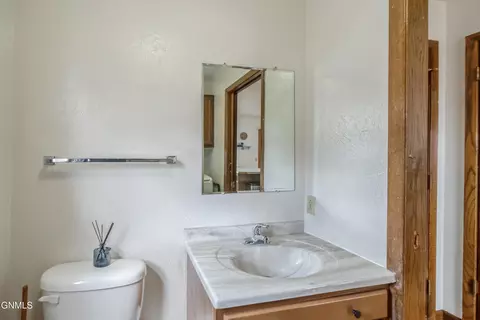 Bath - 2413 N 6th St, Bismarck, ND 58503 photo 2 of 10