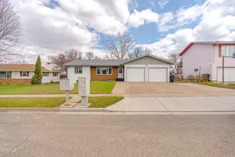 Exterior - 2413 N 6th St, Bismarck, ND 58503 photo 2 of 15