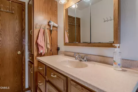 Bath - 2413 N 6th St, Bismarck, ND 58503 photo 6 of 10