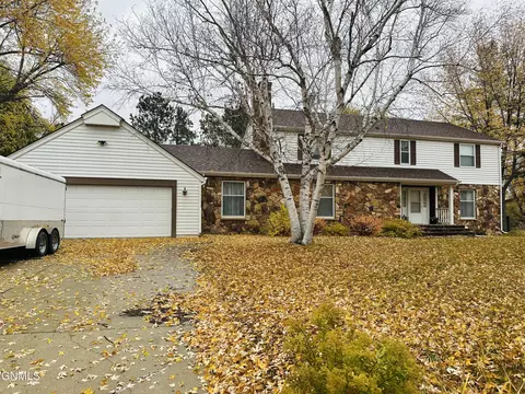 1337 2nd St SE, Jamestown, ND 58401