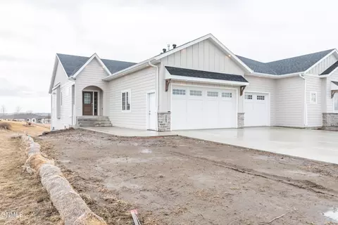 3703 Ridge Way, Bismarck, ND 58503