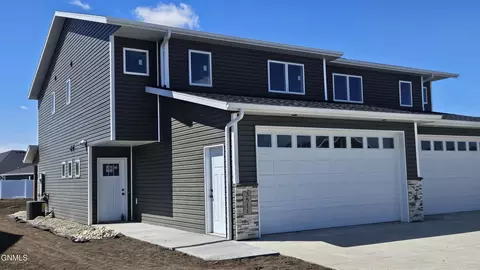 3511 24th St SE, Mandan, ND 58554