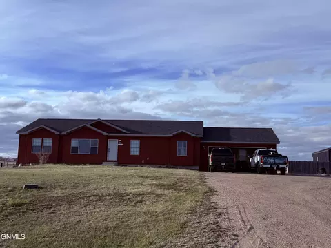 14961 Cochise St, Williston, ND 58801