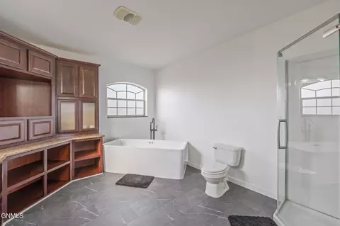 Bath - 14961 Cochise St, Williston, ND 58801 photo 1 of 9