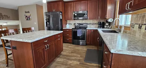 1208 19th St SE, Mandan, ND 58554 photo 4