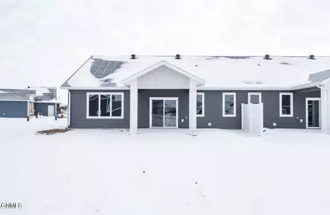 Exterior - 1121 Chippewa Loop NE, Mandan, ND 58554 photo 3 of 3