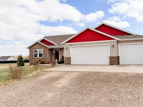 13672 Mulberry Loop NW, Williston, ND 58801