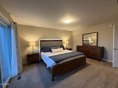 Bedroom - 823 14th St SE, Mandan, ND 58554 photo 2 of 5