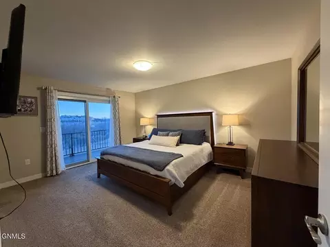 Bedroom - 823 14th St SE, Mandan, ND 58554 photo 1 of 5