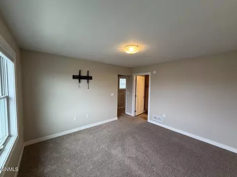 Bedroom - 823 14th St SE, Mandan, ND 58554 photo 5 of 5