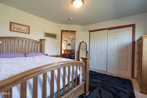 Bedroom - 1075 Turnpike Ave E, Bismarck, ND 58501 photo 3 of 6