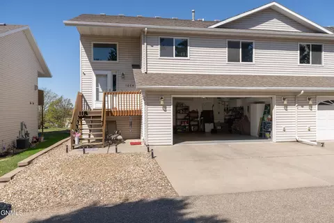 Exterior - 1075 Turnpike Ave E, Bismarck, ND 58501 photo 12 of 12