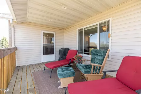 Exterior - 1075 Turnpike Ave E, Bismarck, ND 58501 photo 11 of 12