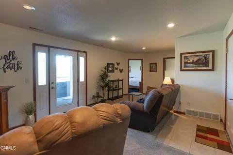 Other - 1075 Turnpike Ave E, Bismarck, ND 58501 photo 3 of 17