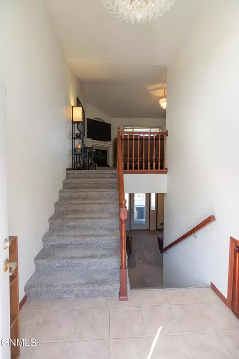 Entry Way - 1075 Turnpike Ave E, Bismarck, ND 58501 photo 1 of 6