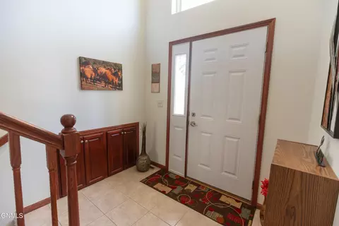 Entry Way - 1075 Turnpike Ave E, Bismarck, ND 58501 photo 3 of 6