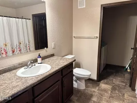 Bath - 1405 Sharloh Loop, Bismarck, ND 58501 photo 2 of 3