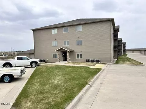 Exterior - 1405 Sharloh Loop, Bismarck, ND 58501 photo 1 of 1