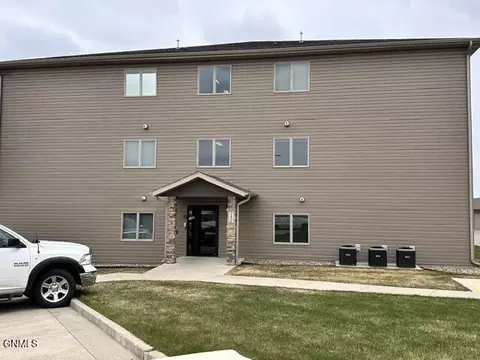 1405 Sharloh Loop, Bismarck, ND 58501