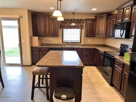 Kitchen - 1405 Sharloh Loop, Bismarck, ND 58501 photo 1 of 2