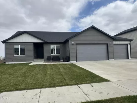 1234 9th St SW, Watford City, ND 58854