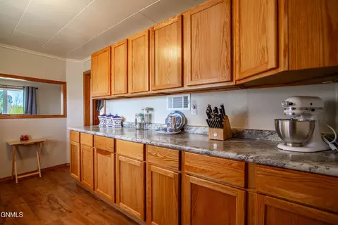101 Illinois Ave, Mott, ND 58646 photo 28