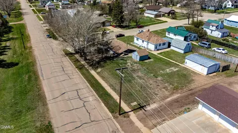 101 Illinois Ave, Mott, ND 58646 photo 10