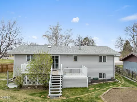 Exterior - 1302 10th Ave W, Williston, ND 58801 photo 3 of 5