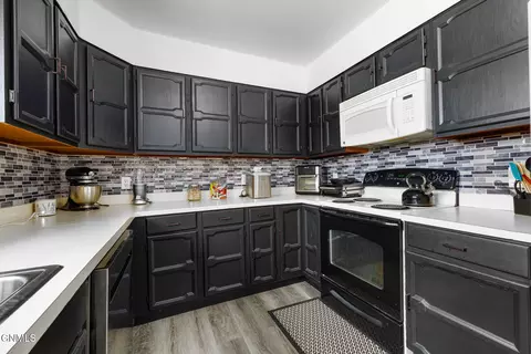 Kitchen - 1302 10th Ave W, Williston, ND 58801 photo 1 of 2