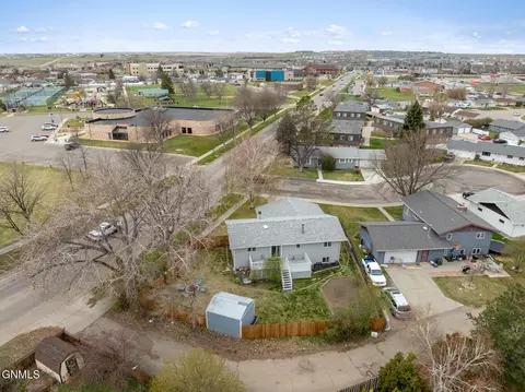 View/Area - 1302 10th Ave W, Williston, ND 58801 photo 1 of 1