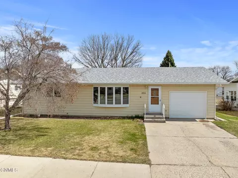 1814 1st Ave E, Williston, ND 58801
