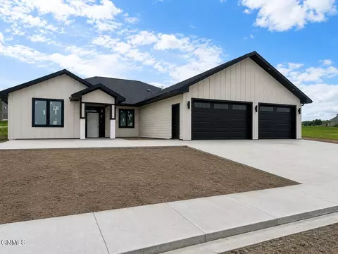 3926 Herd Pl, Bismarck, ND 58503