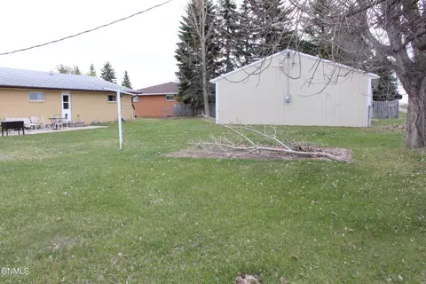 Exterior - 504 Kundert St, Turtle Lake, ND 58575 photo 4 of 10