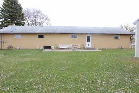 Exterior - 504 Kundert St, Turtle Lake, ND 58575 photo 6 of 10