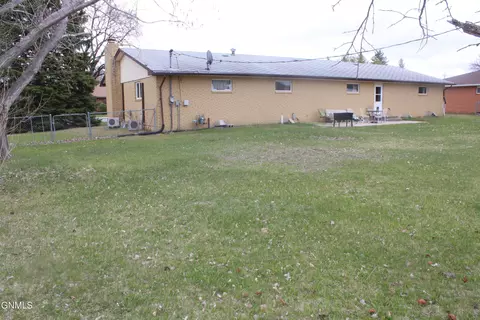 Exterior - 504 Kundert St, Turtle Lake, ND 58575 photo 5 of 10