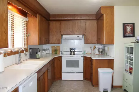 Kitchen - 504 Kundert St, Turtle Lake, ND 58575 photo 2 of 2