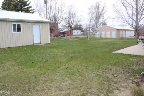 Exterior - 504 Kundert St, Turtle Lake, ND 58575 photo 7 of 10