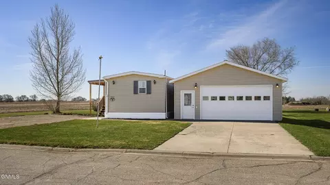 1303 Custer Dr, Washburn, ND 58577