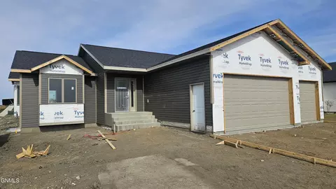 3900 Platinum St, Bismarck, ND 58503