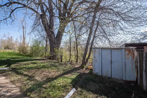 Exterior - 328 6th Ave E, Dickinson, ND 58601 photo 1 of 2