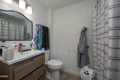 Bath - 328 6th Ave E, Dickinson, ND 58601 photo 1 of 4
