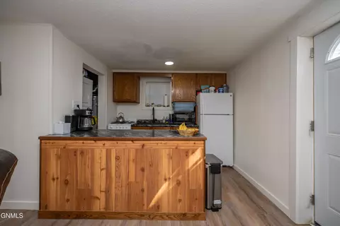 Kitchen - 328 6th Ave E, Dickinson, ND 58601 photo 4 of 4