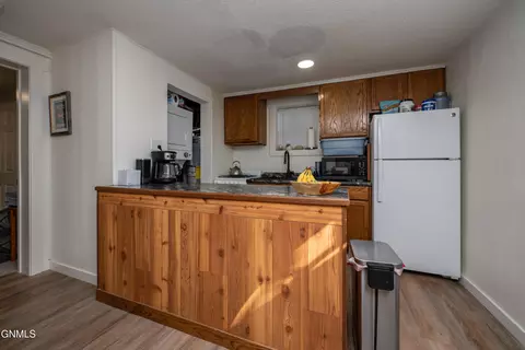 Kitchen - 328 6th Ave E, Dickinson, ND 58601 photo 3 of 4
