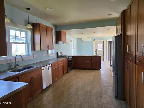 Kitchen - 301 Iowa Ave, Mott, ND 58646 photo 4 of 4
