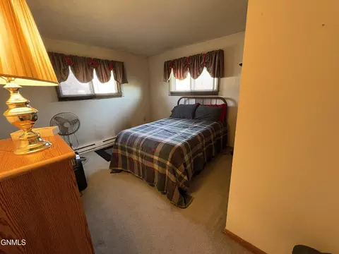 Bedroom - 309 7th Ave N, Edgeley, ND 58433 photo 1 of 8