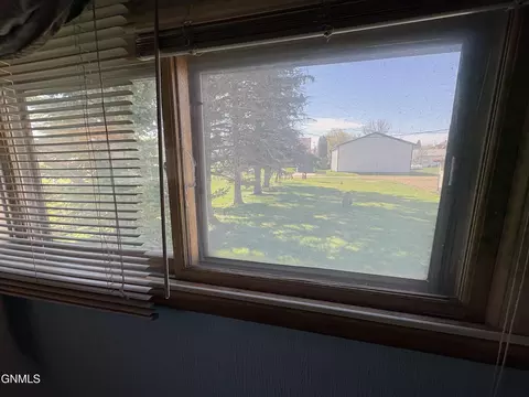 Other - 309 7th Ave N, Edgeley, ND 58433 photo 5 of 33